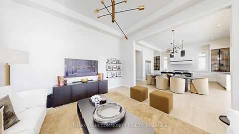 Photo 12 at 85A ELM GROVE Avenue, Oak Ridges, Richmond Hill