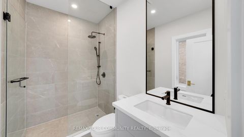 Photo 46 at 85A ELM GROVE Avenue, Oak Ridges, Richmond Hill