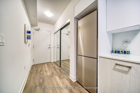 Photo 6 at 2808 - 99 Broadway Avenue, Mount Pleasant West, Toronto