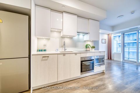 Photo 11 at 2808 - 99 Broadway Avenue, Mount Pleasant West, Toronto