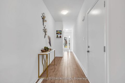 Photo 4 at 7 Barnyard Trail, Rural Barrie Southeast, Barrie