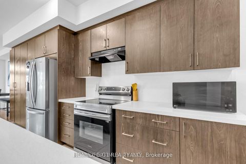 Photo 6 at 7 Barnyard Trail, Rural Barrie Southeast, Barrie