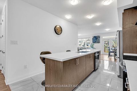 Photo 7 at 7 Barnyard Trail, Rural Barrie Southeast, Barrie