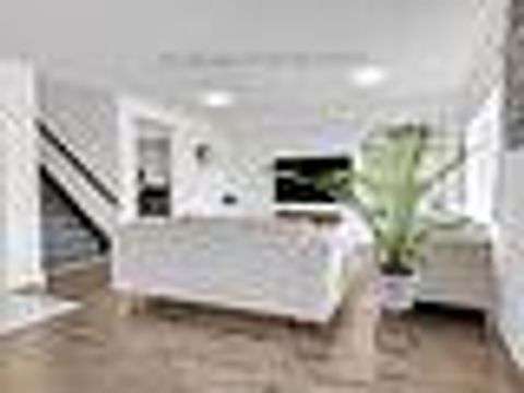 Photo 13 at 7 Barnyard Trail, Rural Barrie Southeast, Barrie