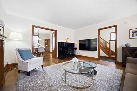Photo 4 at 207 Clonmore Drive, Cliffside, Toronto