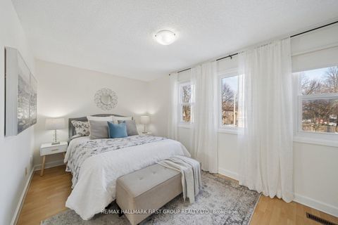 Photo 14 at 154 Radford Drive, Central West, Ajax