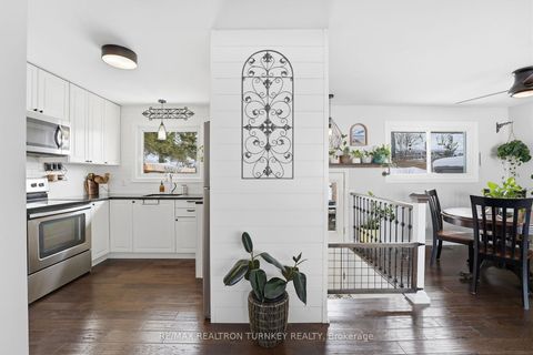 Photo 8 at 27 Marion Crescent, Wellington, Barrie