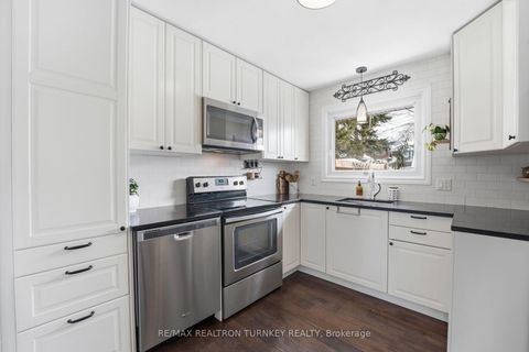 Photo 10 at 27 Marion Crescent, Wellington, Barrie