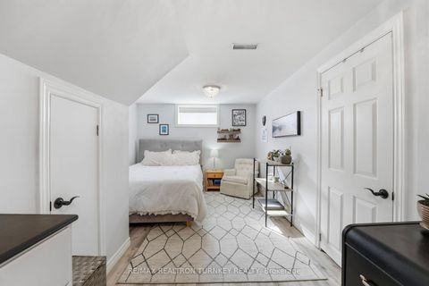 Photo 33 at 27 Marion Crescent, Wellington, Barrie