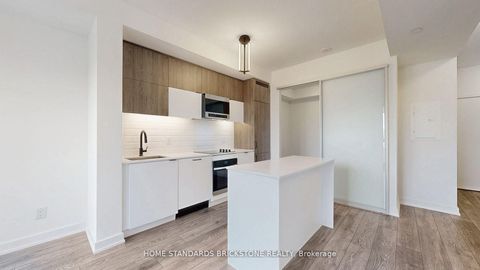 Photo 13 at 321 - 8888 Yonge Street, South Richvale, Richmond Hill