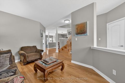 Photo 7 at 37 Westminster Circle, Shore, Barrie