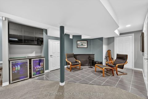 Photo 34 at 37 Westminster Circle, Shore, Barrie