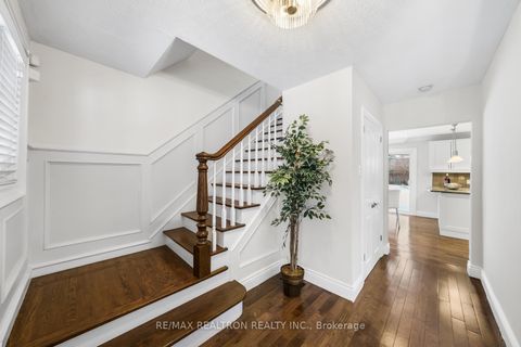 Photo 6 at 4 Silvergrove Road, Windfields, Toronto