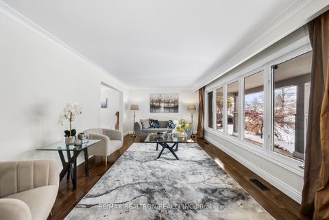 Photo 8 at 4 Silvergrove Road, Windfields, Toronto