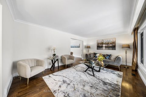 Photo 9 at 4 Silvergrove Road, Windfields, Toronto