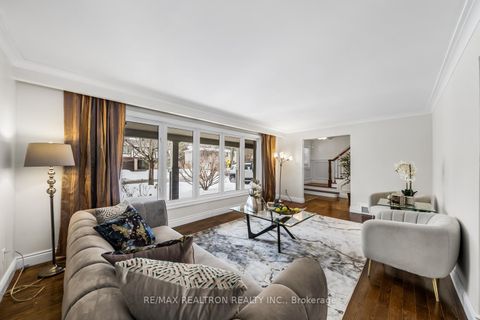 Photo 11 at 4 Silvergrove Road, Windfields, Toronto