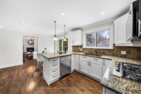 Photo 15 at 4 Silvergrove Road, Windfields, Toronto