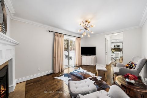 Photo 21 at 4 Silvergrove Road, Windfields, Toronto