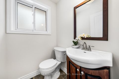 Photo 22 at 4 Silvergrove Road, Windfields, Toronto