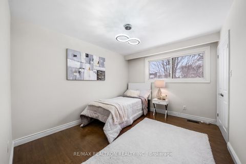 Photo 25 at 4 Silvergrove Road, Windfields, Toronto
