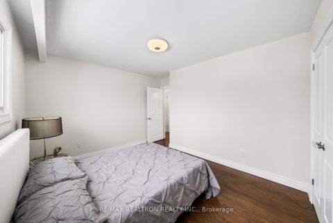 Photo 28 at 4 Silvergrove Road, Windfields, Toronto