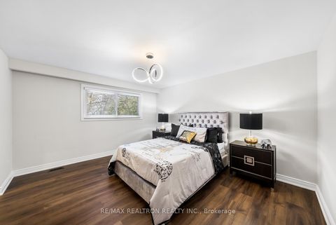 Photo 29 at 4 Silvergrove Road, Windfields, Toronto