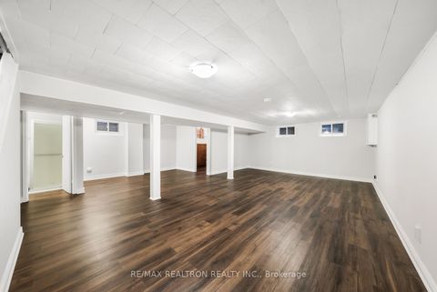 Photo 34 at 4 Silvergrove Road, Windfields, Toronto