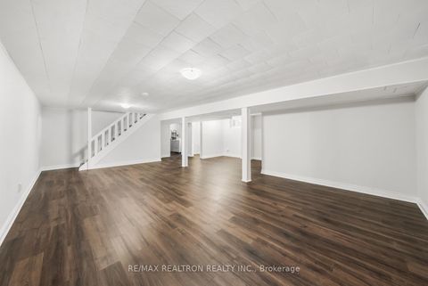 Photo 35 at 4 Silvergrove Road, Windfields, Toronto