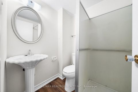 Photo 38 at 4 Silvergrove Road, Windfields, Toronto