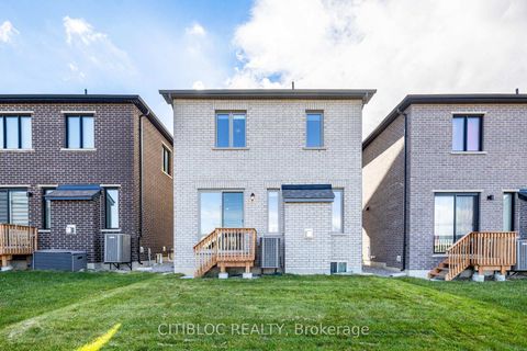 Photo 5 at 18 McBride Trail, Rural Barrie Southeast, Barrie