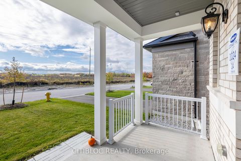 Photo 11 at 18 McBride Trail, Rural Barrie Southeast, Barrie