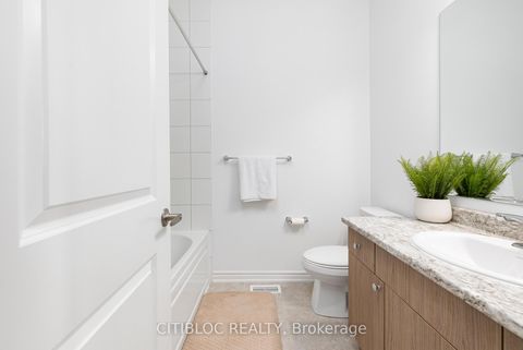 Photo 38 at 18 McBride Trail, Rural Barrie Southeast, Barrie