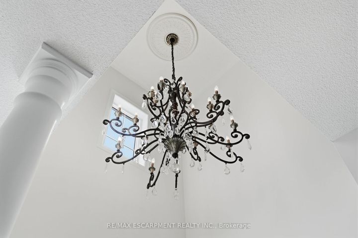 Photo 4 at 3071 Jenn Avenue, Alton, Burlington