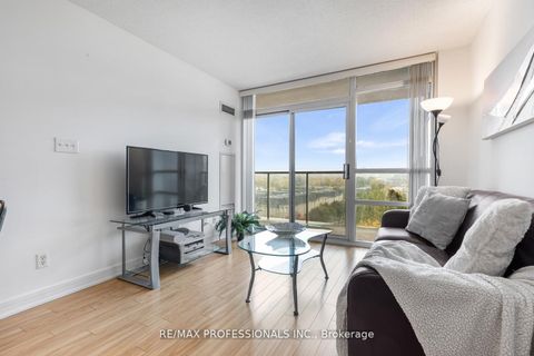 Photo 12 at 706 - 18 Harrison Garden Boulevard, Willowdale East, Toronto