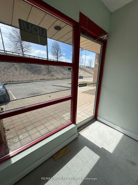 Photo 3 at 34 - 5310 Finch Avenue E, Milliken, Toronto