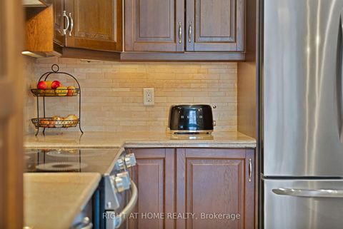 Photo 14 at 215 Queenslea Avenue, Pelmo Park W4, Toronto