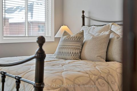 Photo 26 at 215 Queenslea Avenue, Pelmo Park W4, Toronto