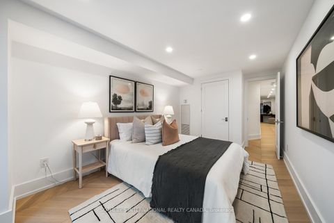 Photo 38 at 1009 - 110 Bloor Street W, Annex, Toronto