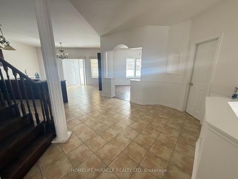 Photo 2 at 7 Black Ash Trail, Ardagh, Barrie