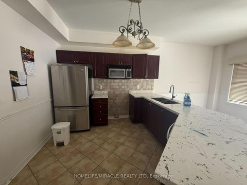 Photo 4 at 7 Black Ash Trail, Ardagh, Barrie