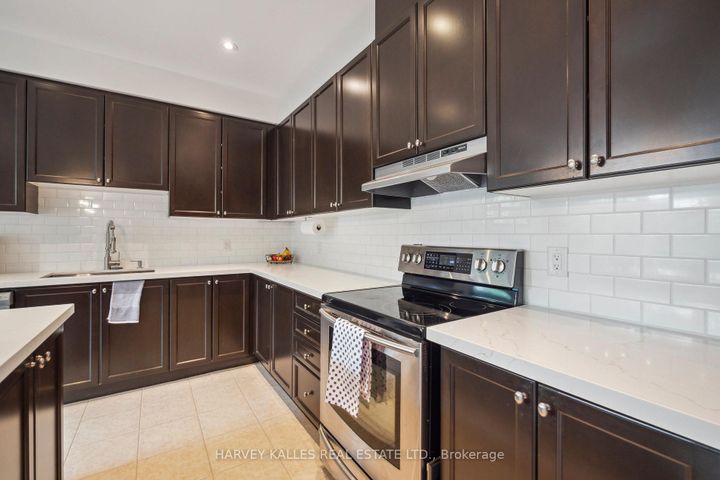 Photo 17 at 45 - 8777 Dufferin Street, Patterson, Vaughan