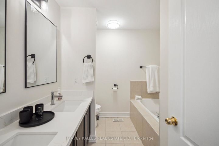Photo 32 at 45 - 8777 Dufferin Street, Patterson, Vaughan