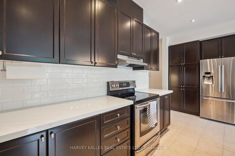 Photo 14 at 45 - 8777 Dufferin Street, Patterson, Vaughan