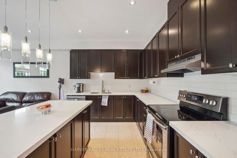 Photo 16 at 45 - 8777 Dufferin Street, Patterson, Vaughan