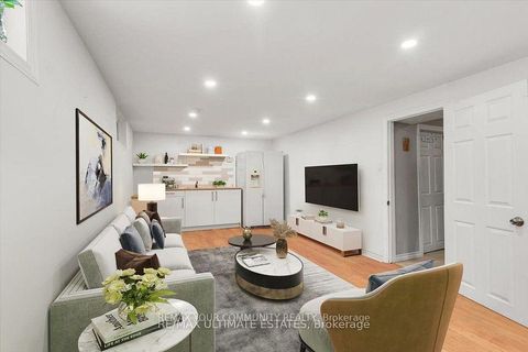 Photo 18 at 16 Cresthaven Drive, Hillcrest Village, Toronto