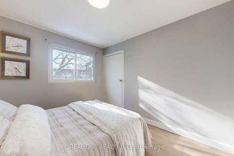 Photo 18 at 62 Courville Coach Way, Pleasant View, Toronto