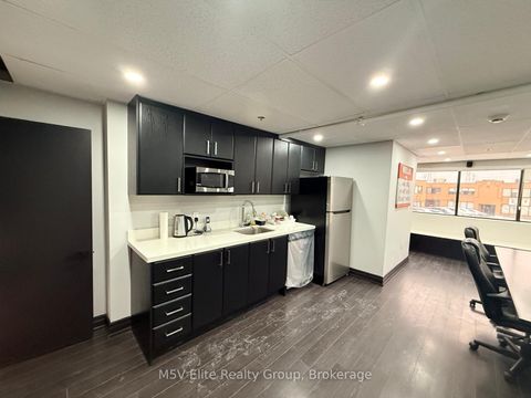 Photo 9 at 16 - 250 Regina Road, West Woodbridge Industrial Area, Vaughan