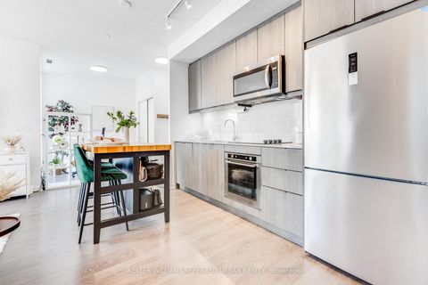 Photo 11 at 505 - 38 Forest Manor Road, Henry Farm, Toronto