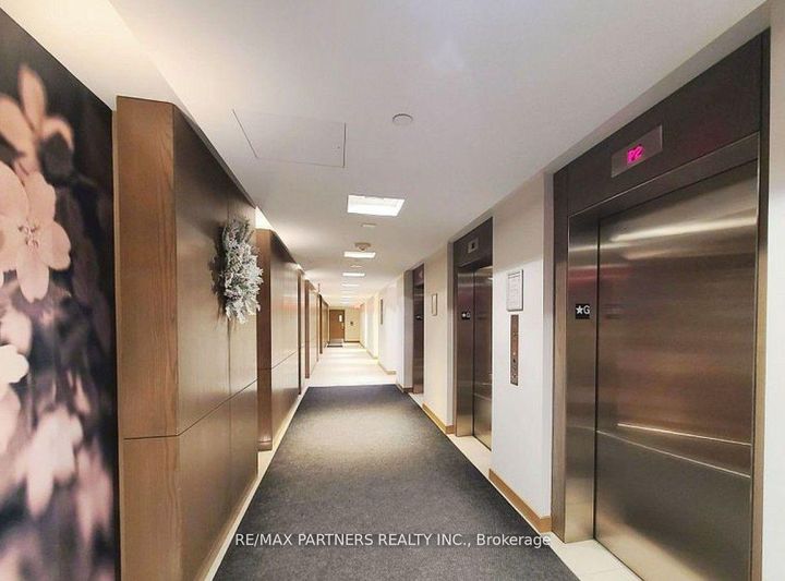 Photo 5 at 716 - 121 Mcmahon Drive, Bayview Village, Toronto