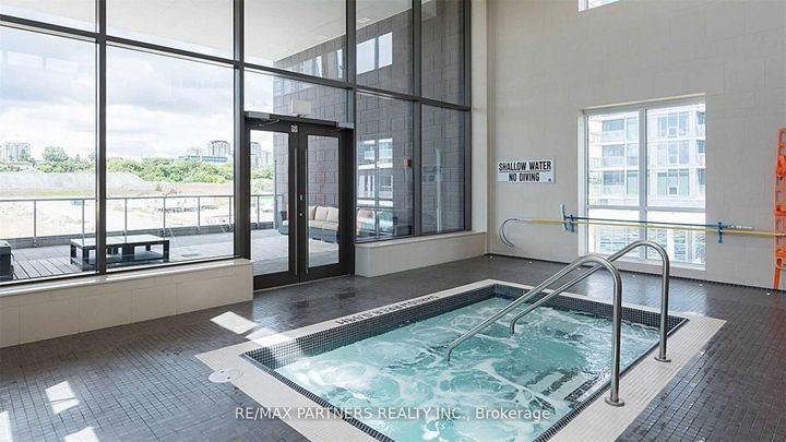 Photo 18 at 716 - 121 Mcmahon Drive, Bayview Village, Toronto